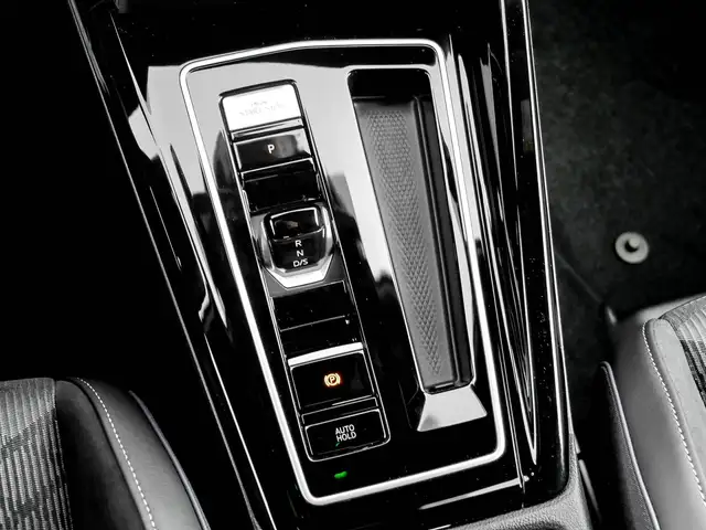 Volkswagen Golf view 9