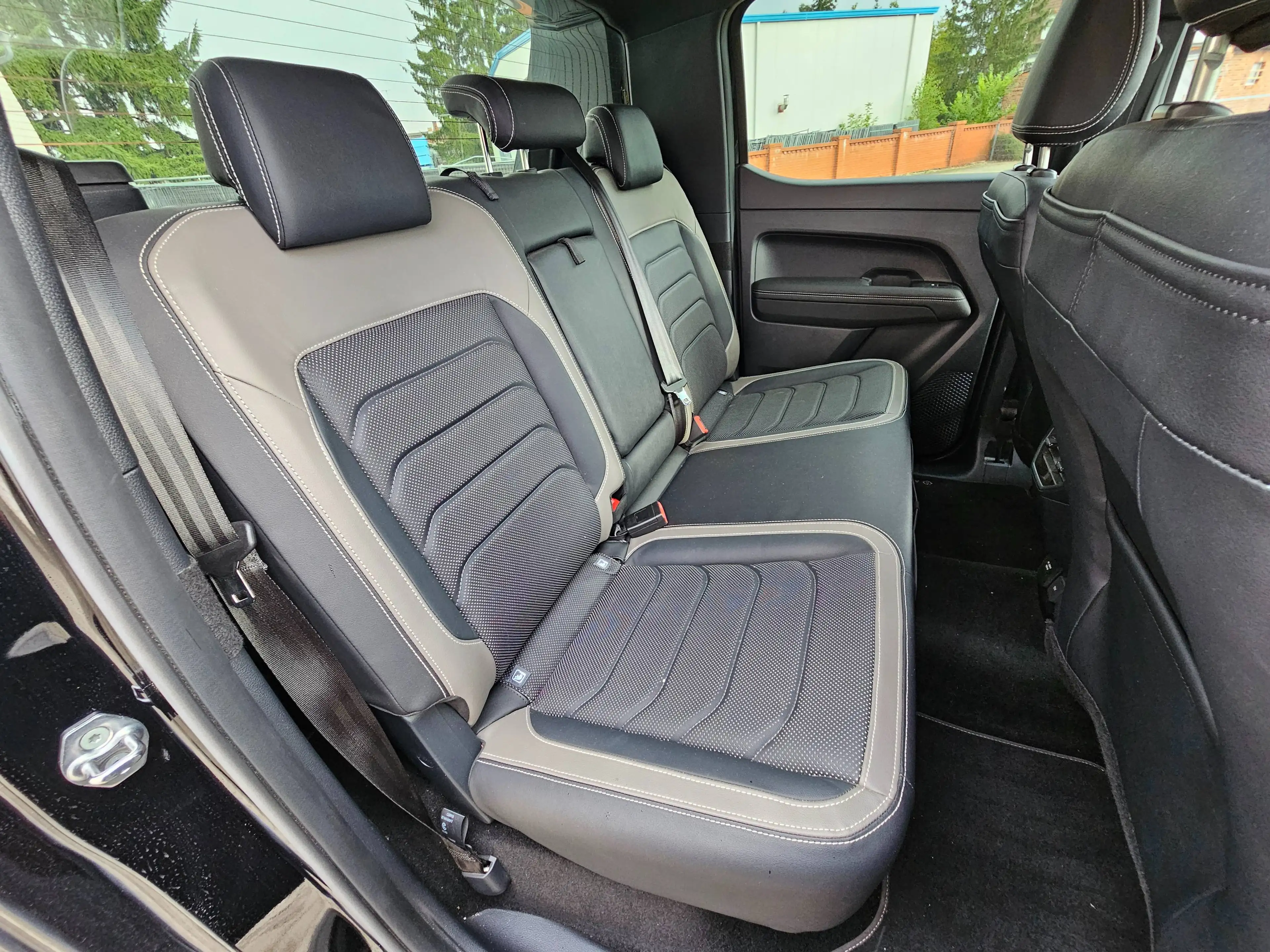 Volkswagen Amarok 3.0 TDI 177 kW Aventura Doppelkabine 4Motion — photo 12