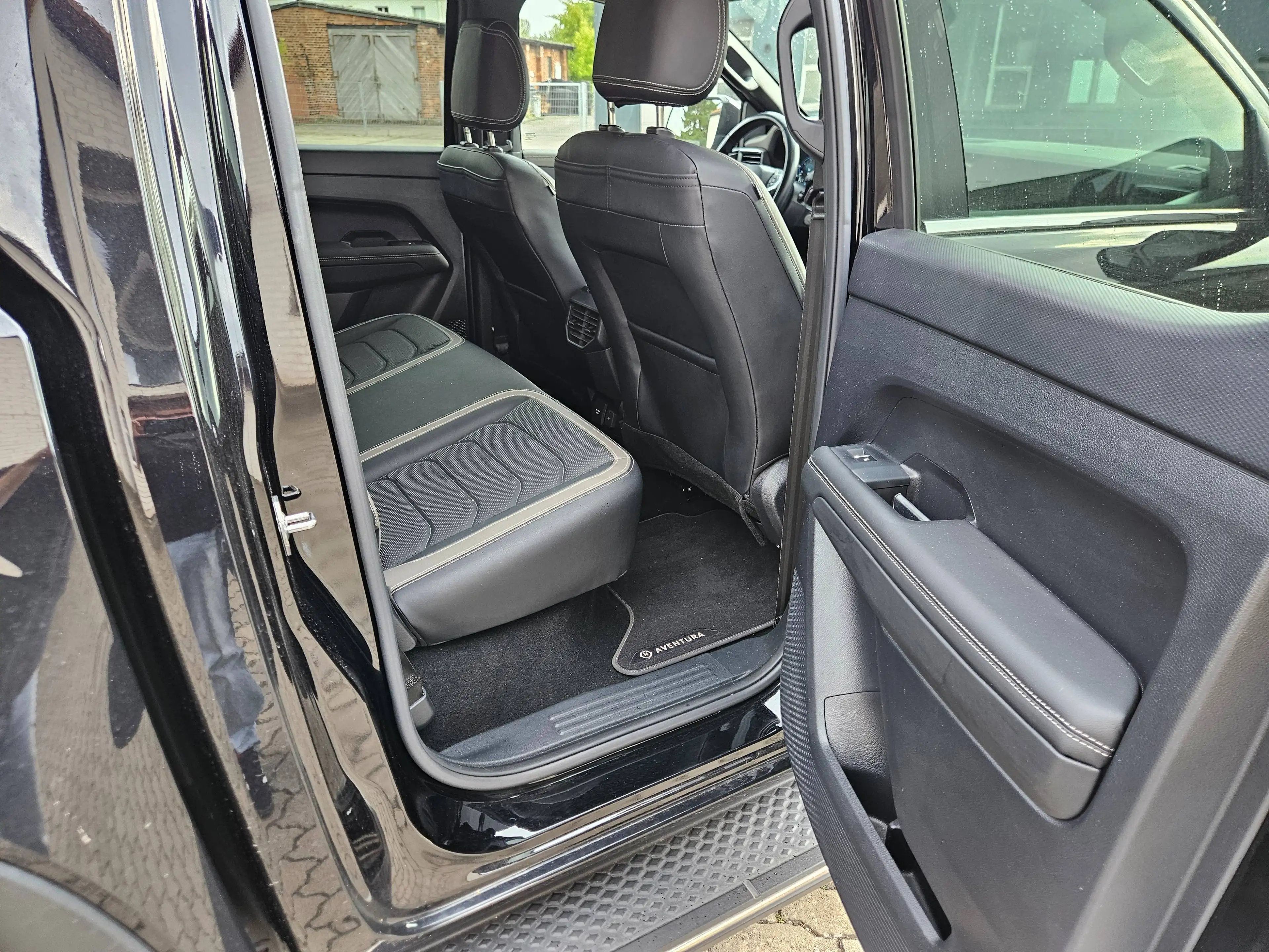 Volkswagen Amarok 3.0 TDI 177 kW Aventura Doppelkabine 4Motion — photo 11