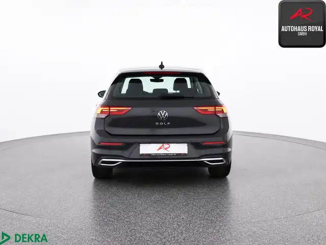 Volkswagen Golf view 4