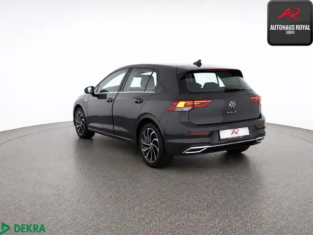 Volkswagen Golf view 3