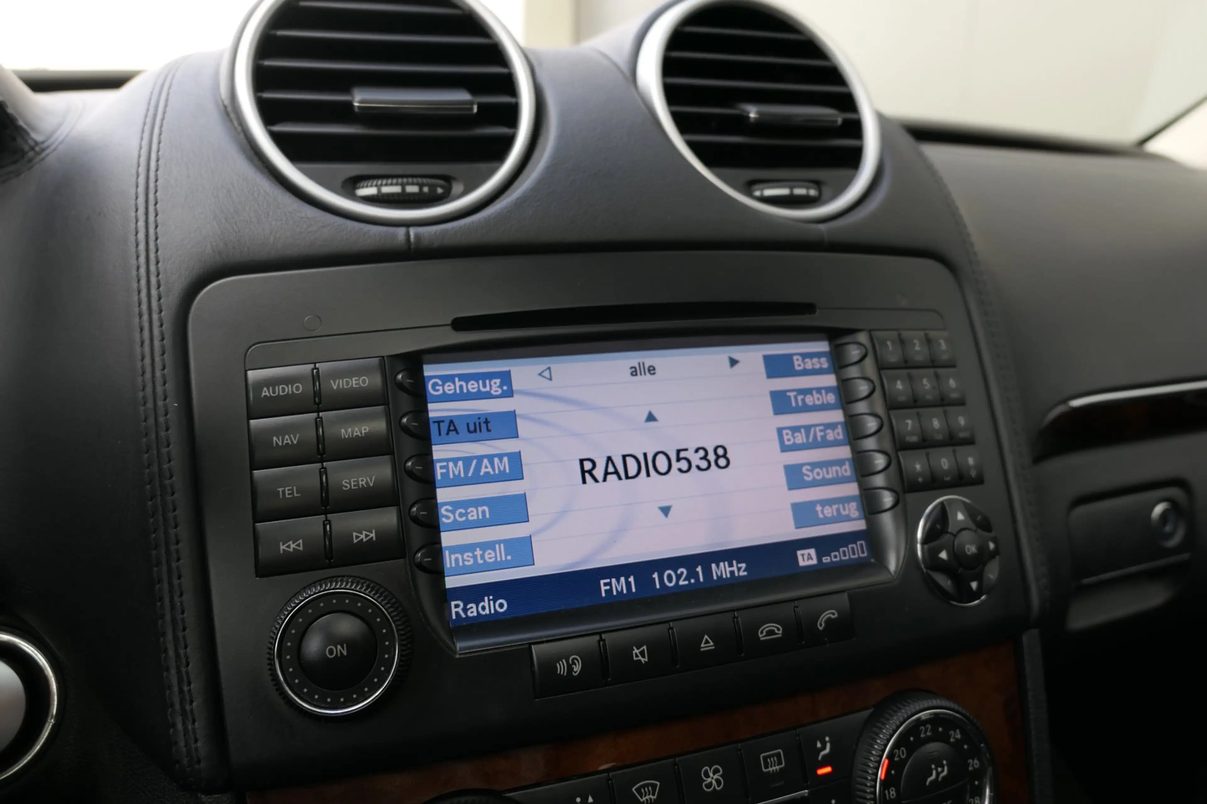Mercedes-Benz GL 450 Youngtimer NAP 7-Persoons Schuifdak Luchtvering — photo 26