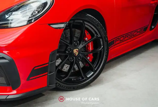 Porsche 718 view 11