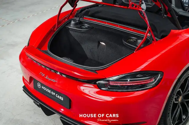 Porsche 718 view 13