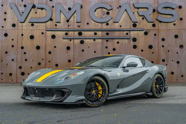 Ferrari 812 Competizione 6.5 V12 | 1 of 8 Color Grigio Medio |