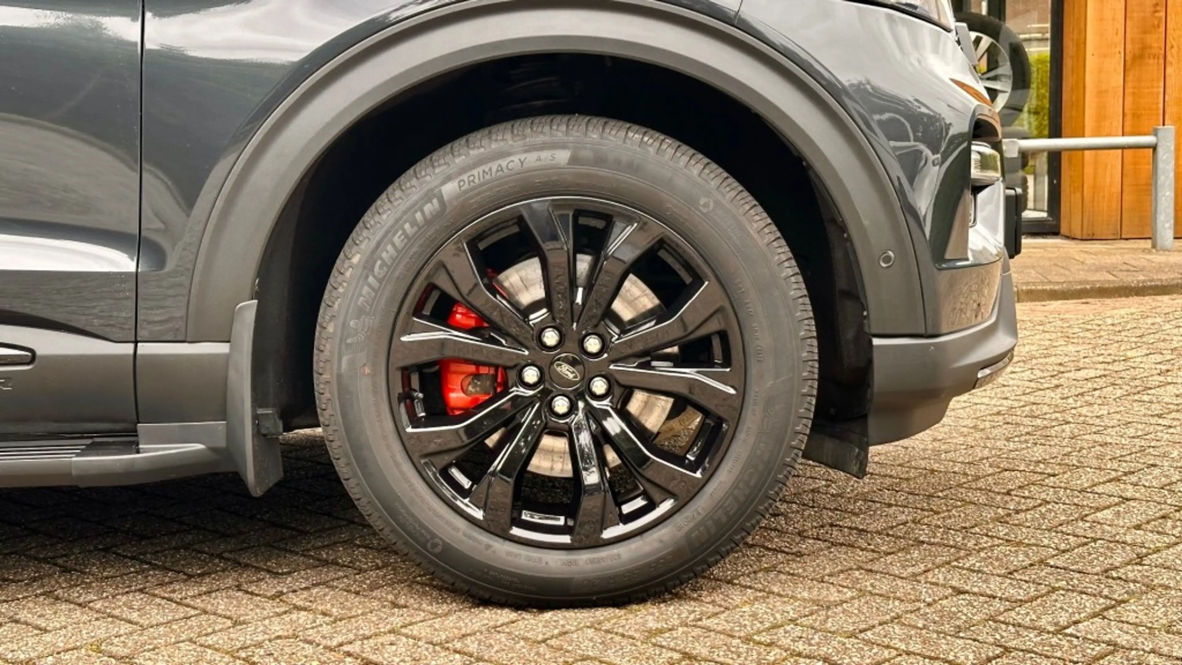 Ford Explorer 3.0 V6 EB PHEV ST-LINE / FULL BLACK EDITION / 20in — photo 16