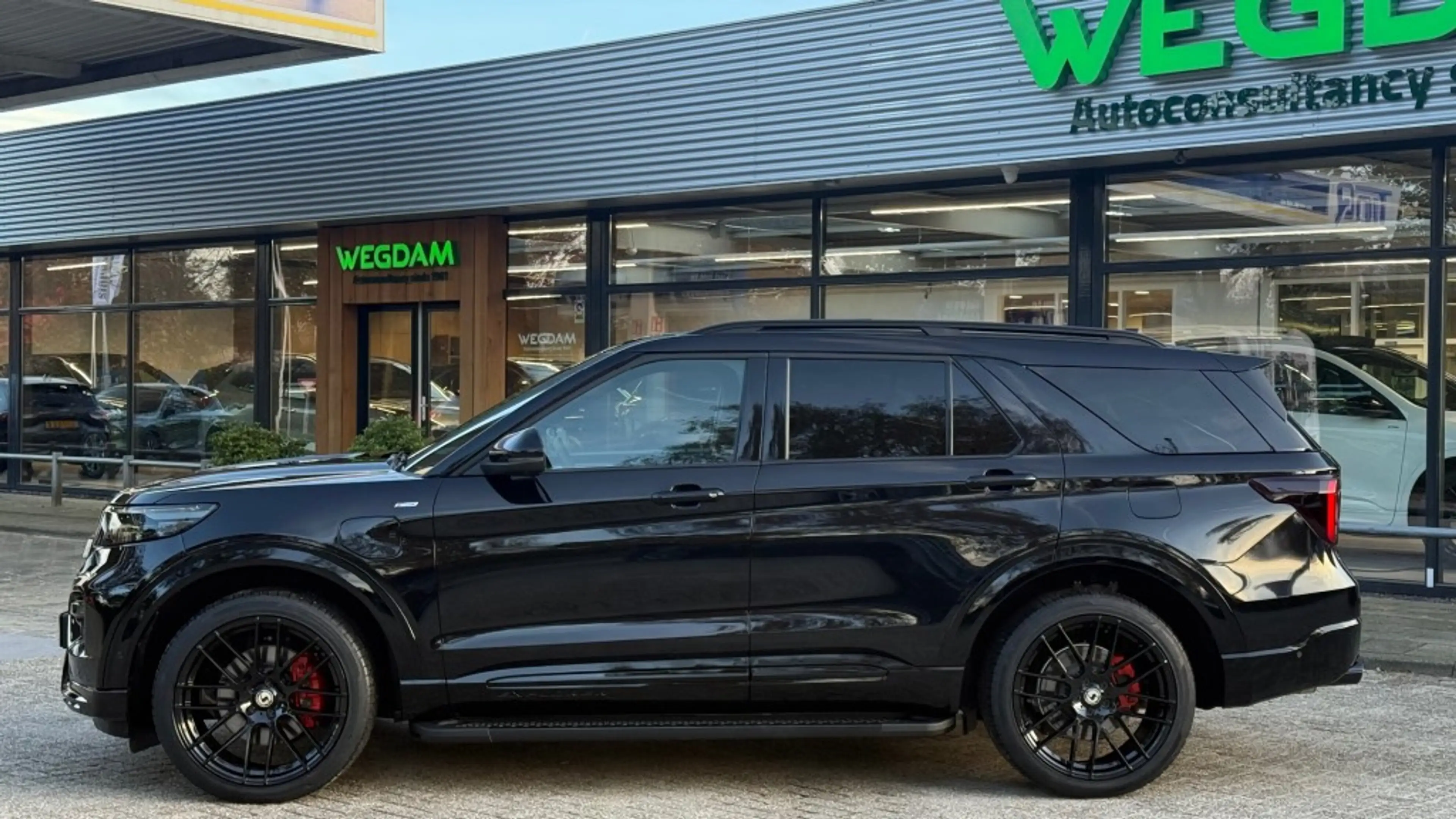Ford Explorer 3.0 V6 EB PHEV ST-LINE / FULL BLACK EDITION / 20in — photo 3