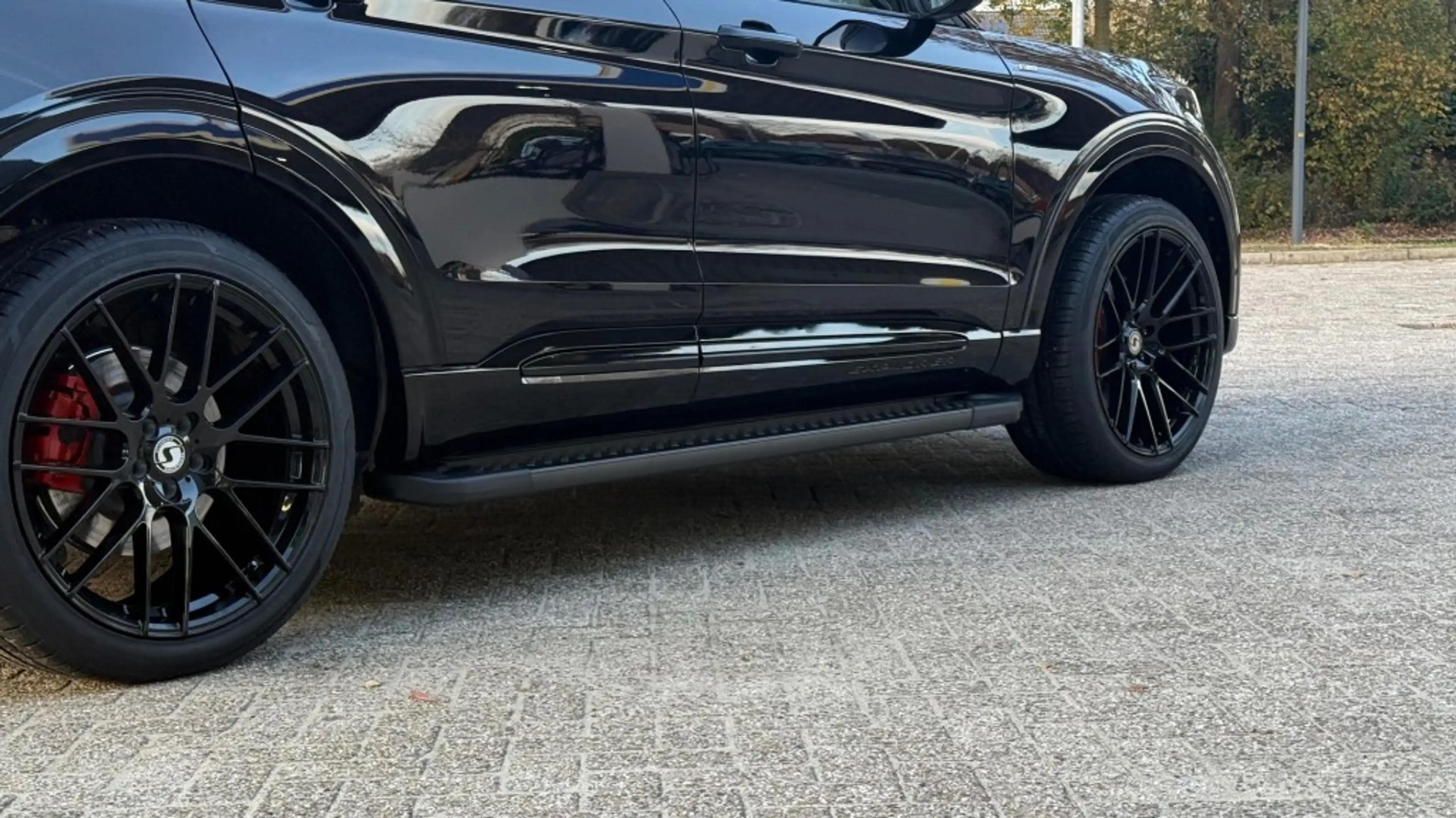 Ford Explorer 3.0 V6 EB PHEV ST-LINE / FULL BLACK EDITION / 20in — photo 31