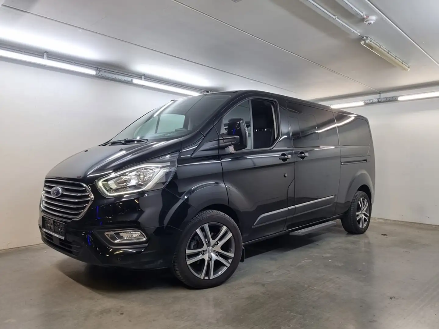 Ford Tourneo Custom L2H1 Automaat - 9plaats Fekete - 1