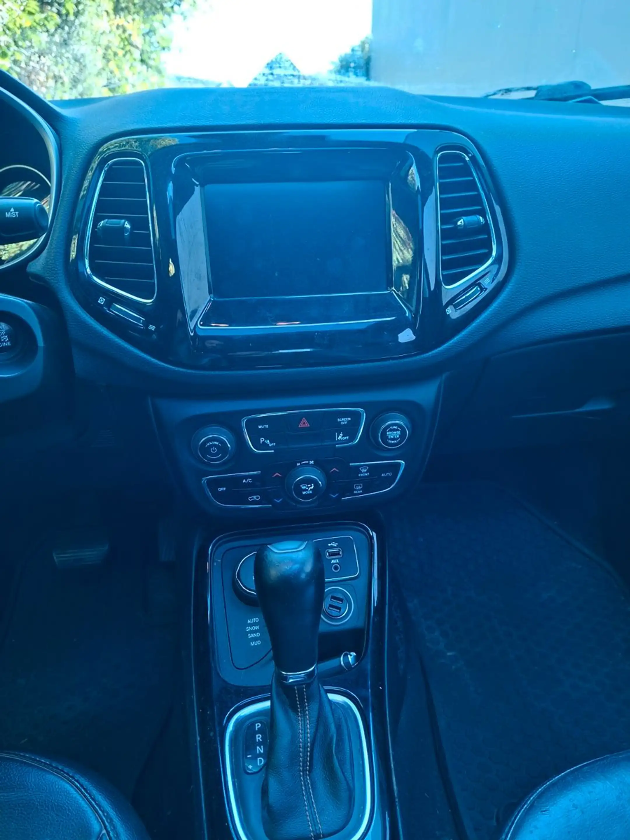Jeep Compass Limited 4WD — photo 13