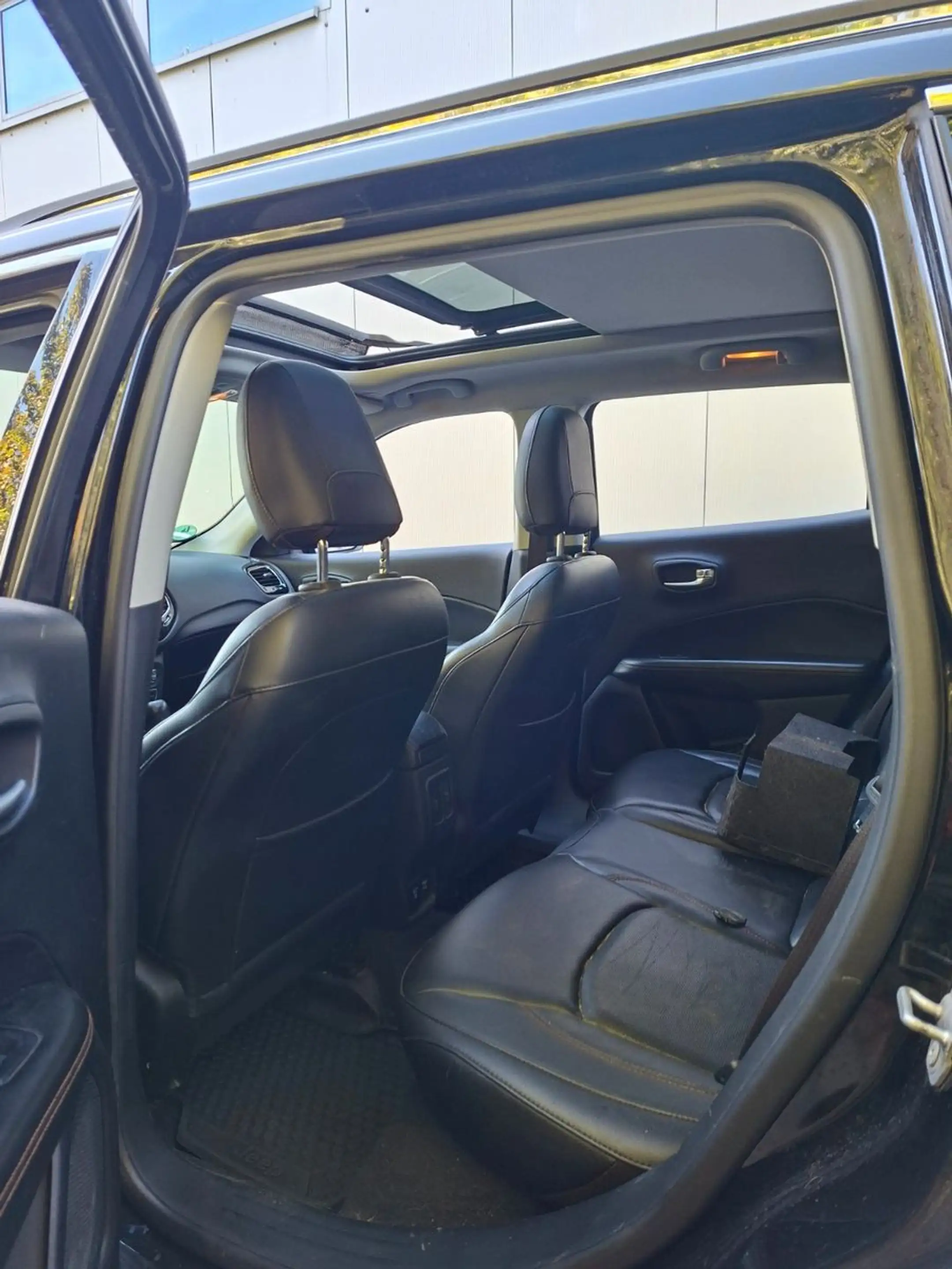 Jeep Compass Limited 4WD — photo 10