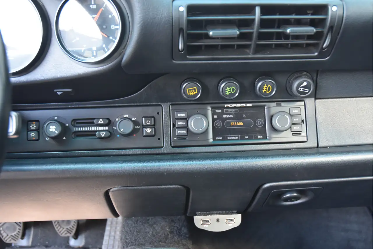 Porsche 964 Cabrio hangeschakeld / origineel Nederlands 3., foto 11
