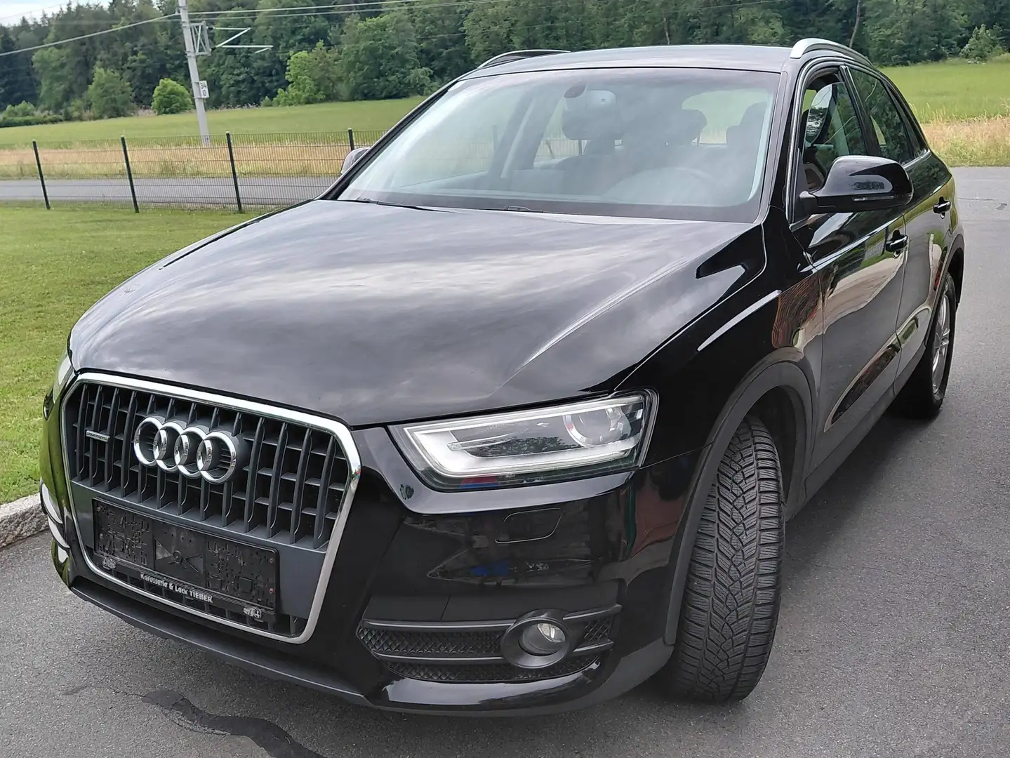 Audi Q3 Q3 2,0 TDI quattro Daylight Daylight Schwarz - 2