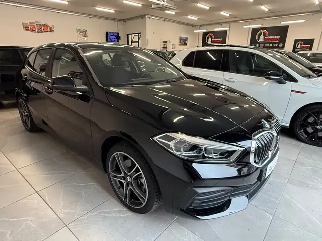BMW 1 Series view 3