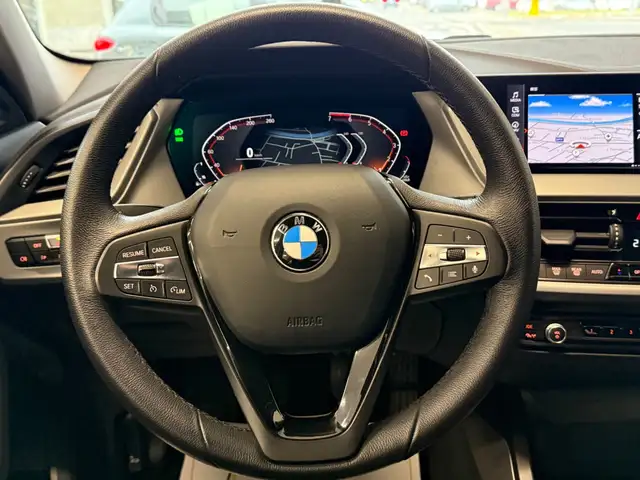 BMW 1 Series view 14