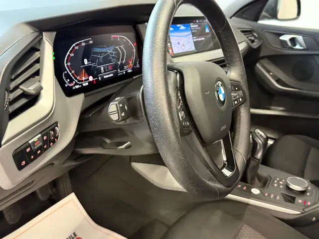 BMW 1 Series view 11