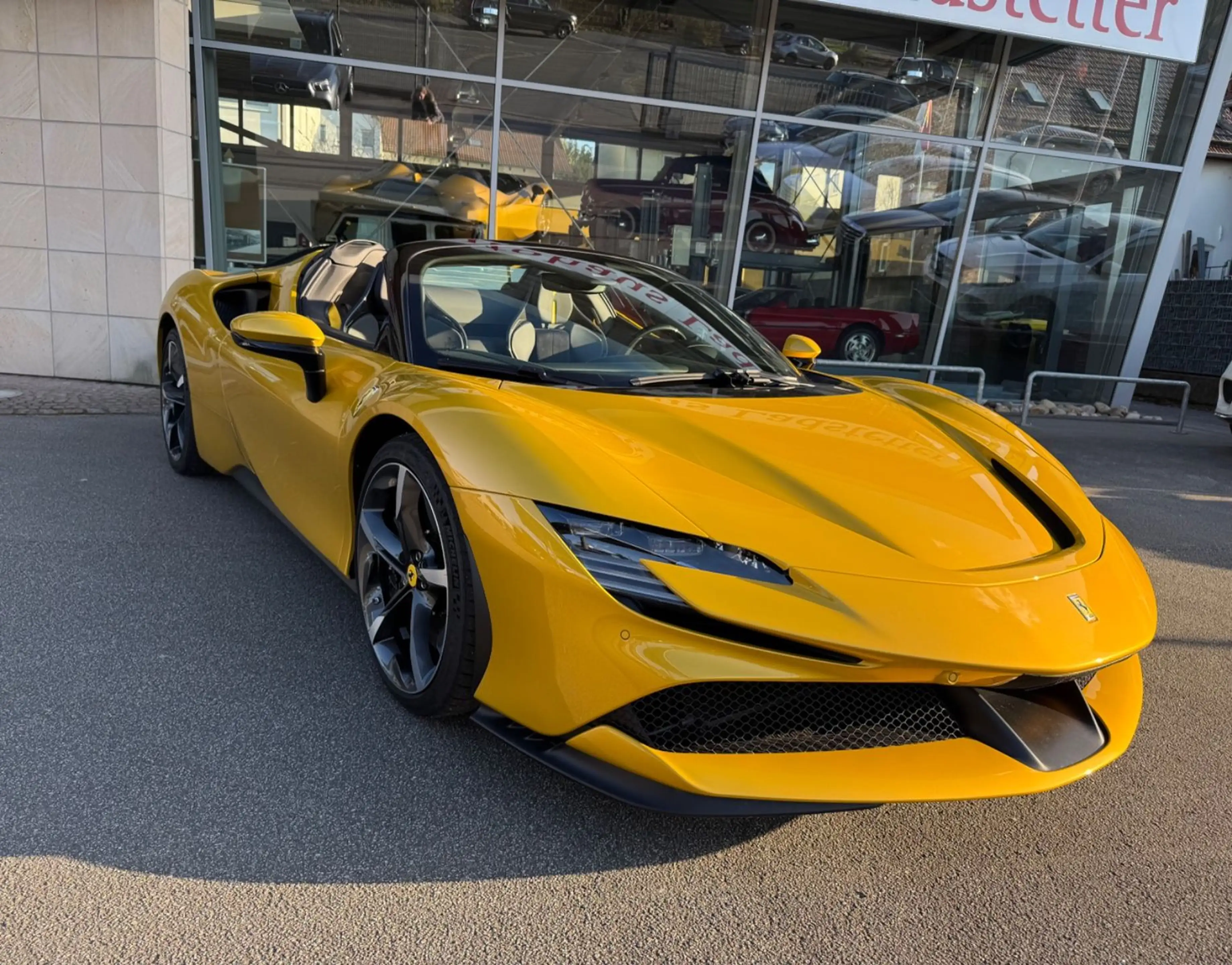 Ferrari SF90 Spider Lift*Carbon*Racing Sitze*Kamera*LED