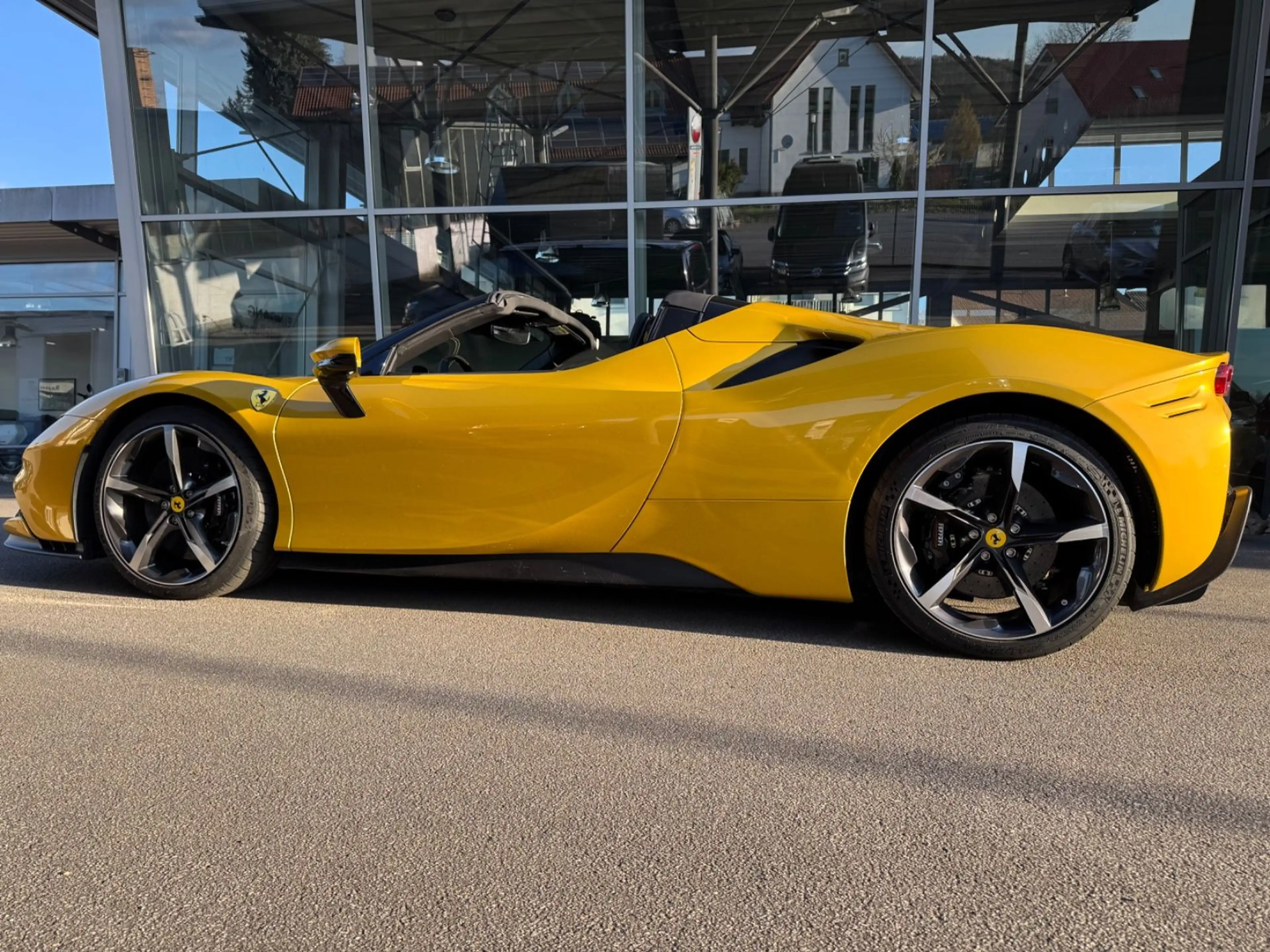 Ferrari SF90 Spider Lift*Carbon*Racing Sitze*Kamera*LED — photo 5