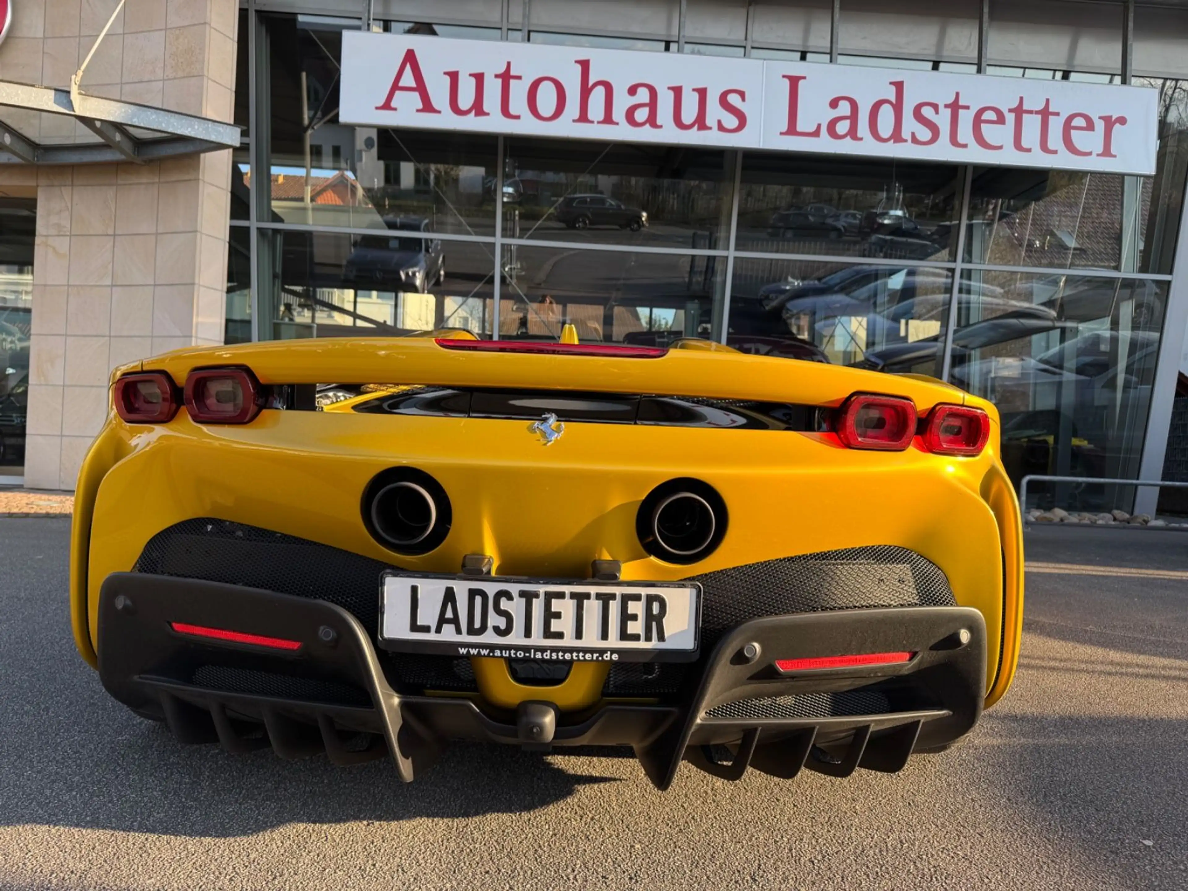 Ferrari SF90 Spider Lift*Carbon*Racing Sitze*Kamera*LED — photo 8