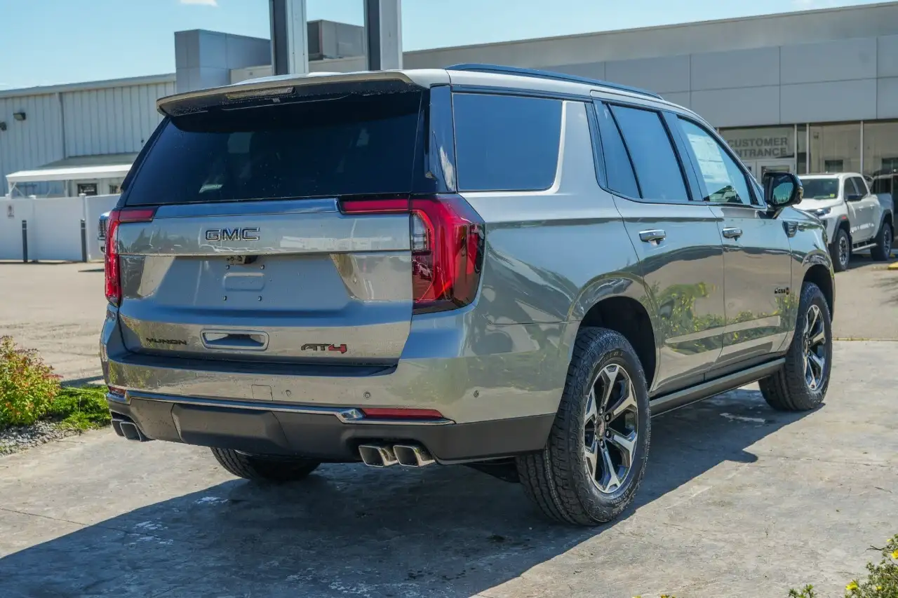 GMC Yukon photo GMC Yukon