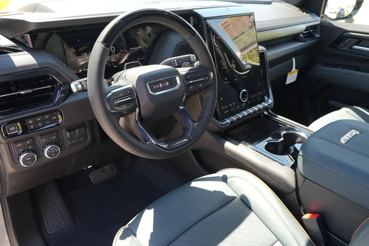 GMC Yukon photo GMC Yukon