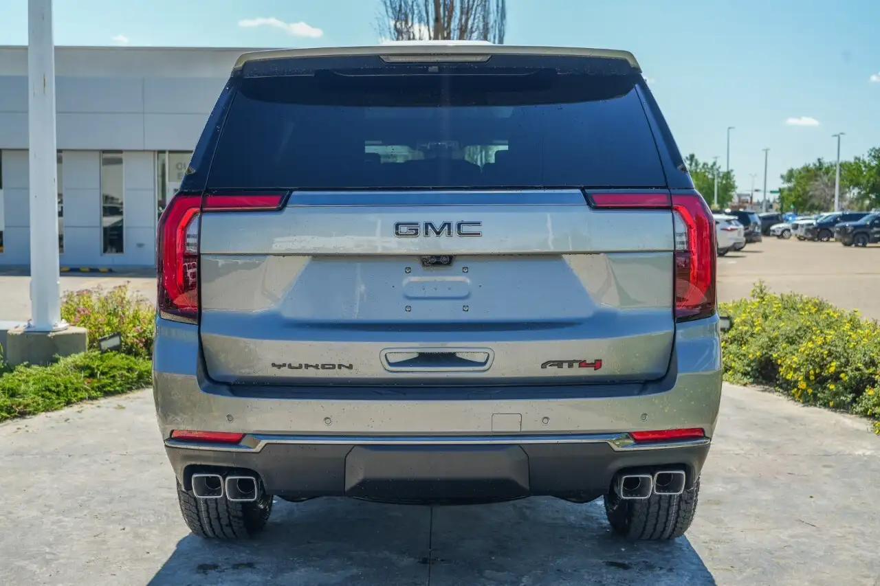 GMC Yukon photo GMC Yukon
