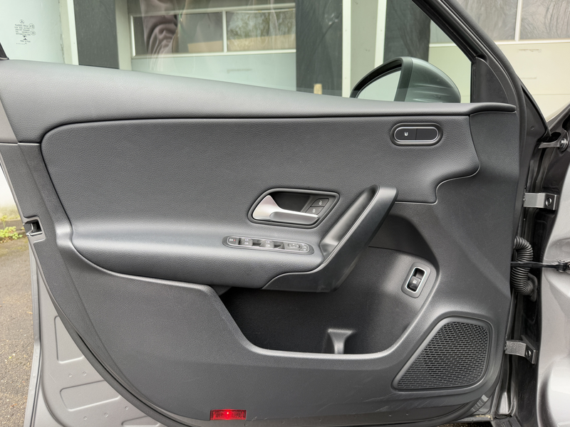 Mercedes-Benz A 250 e LED MBUX Distronic Rü-Kamera Keyless-Go — photo 14