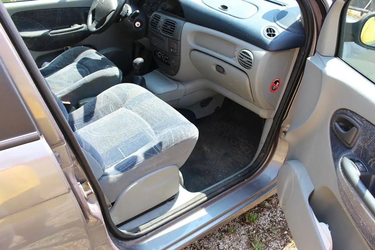 Renault Megane 1.6 RXE, foto 6