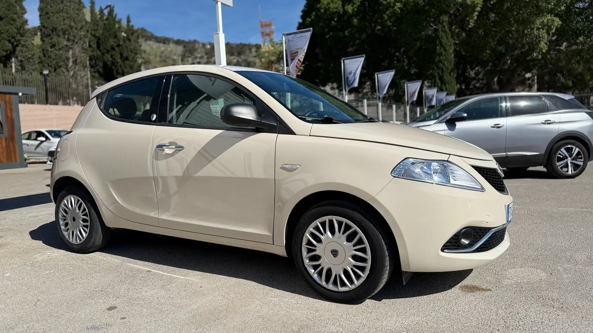 Lancia Ypsilon Ypsilon III 2015 1.2 Platinum ecochic Gpl 69cv Beige - 2