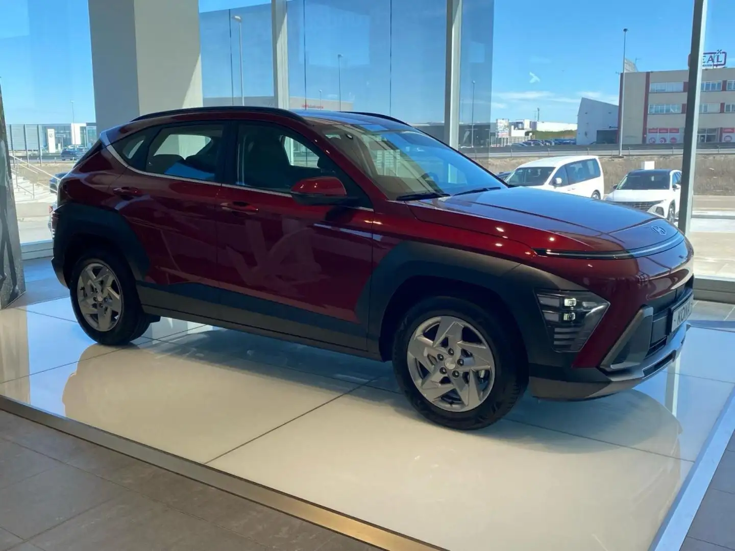 Hyundai KONA 1.0 TGDI Flexx 4x2 Rojo - 2
