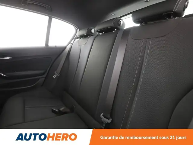 BMW 1 Series view 14