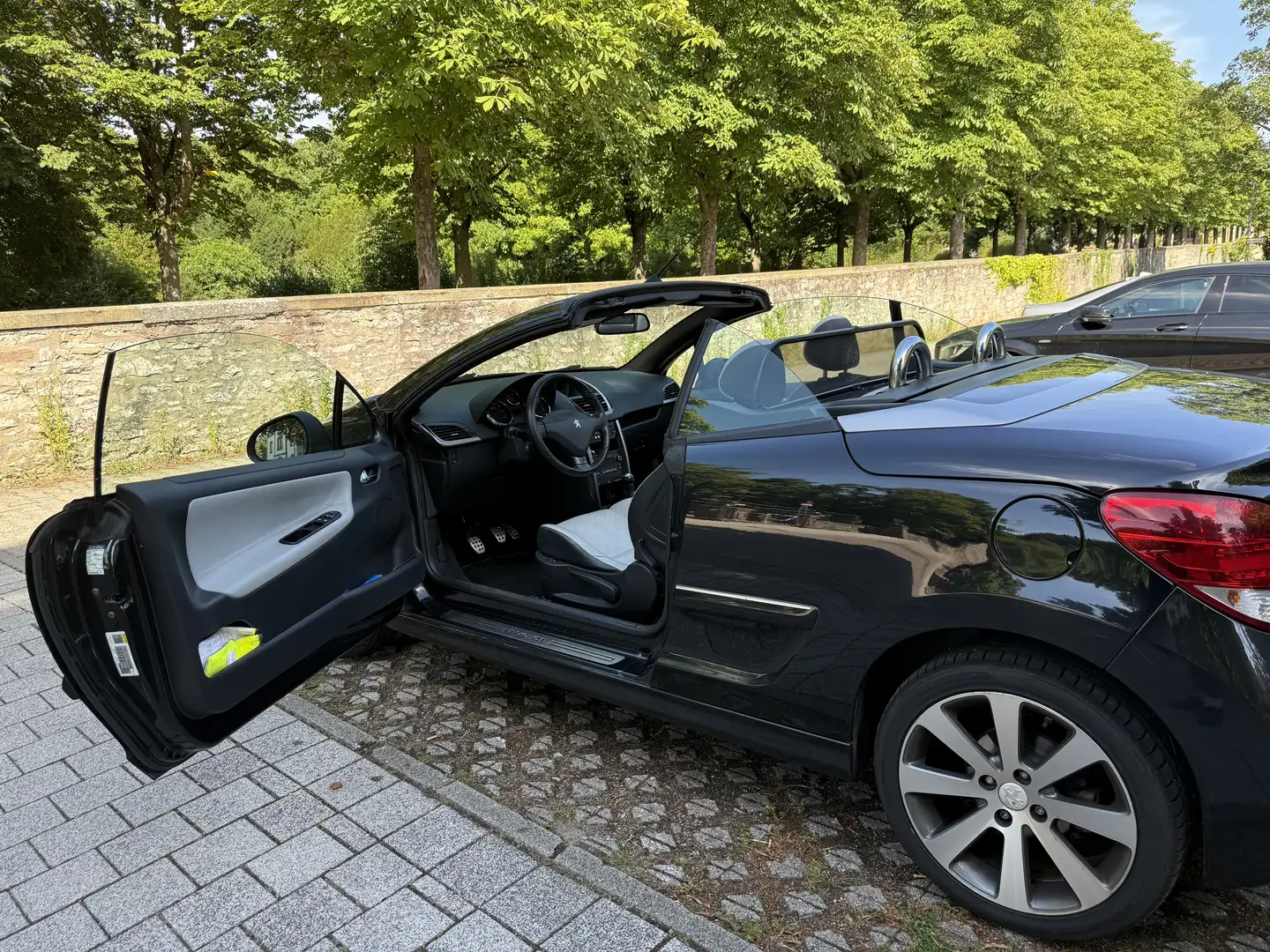 Peugeot 207 Roland Garros  | Cabrio | 1.6L | 120 PS Schwarz - 2