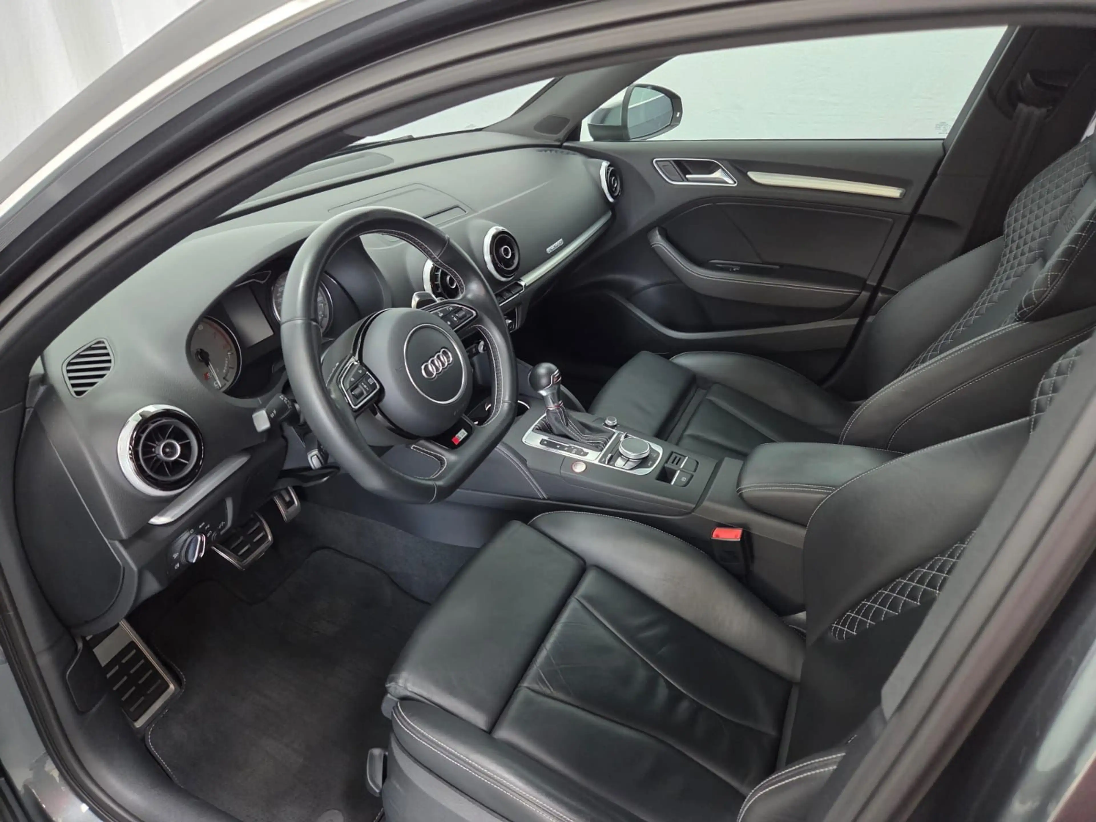 Audi S3 SB 2,0 TFSI quattro S-tronic — photo 13