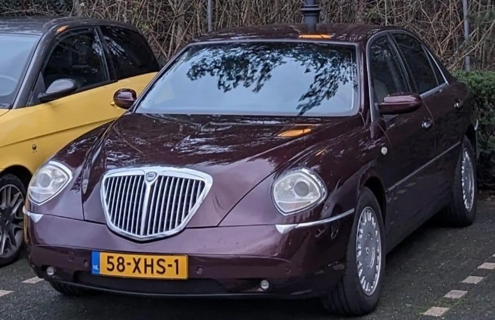 Lancia Thesis 2.4-20V Emblema Red - 1