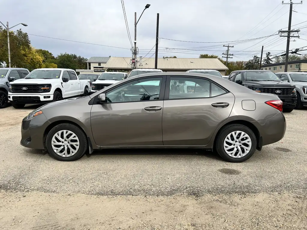 2019 Toyota Corolla Sedan LE | Rear Cam | Heated Seats | Keyless Entry — photo 4