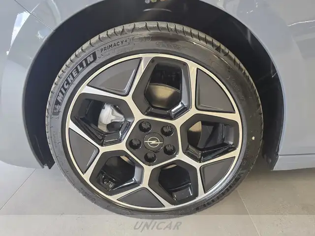 Opel Astra view 9