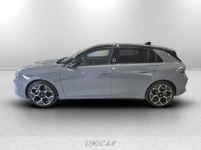 Opel Astra view 8