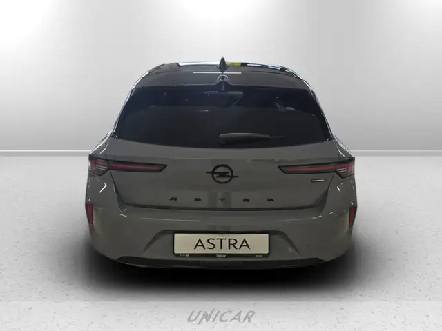 Opel Astra view 6