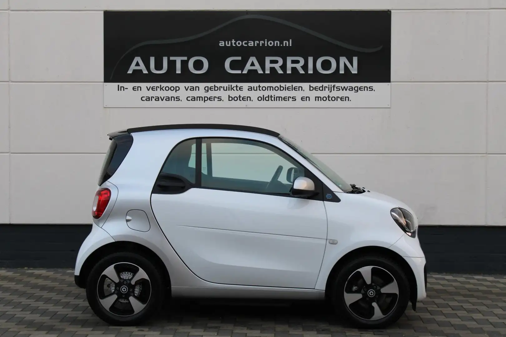 smart forTwo EQ Essential 18 kWh Cruise Airco CarPlay DAB !! Wit - 2