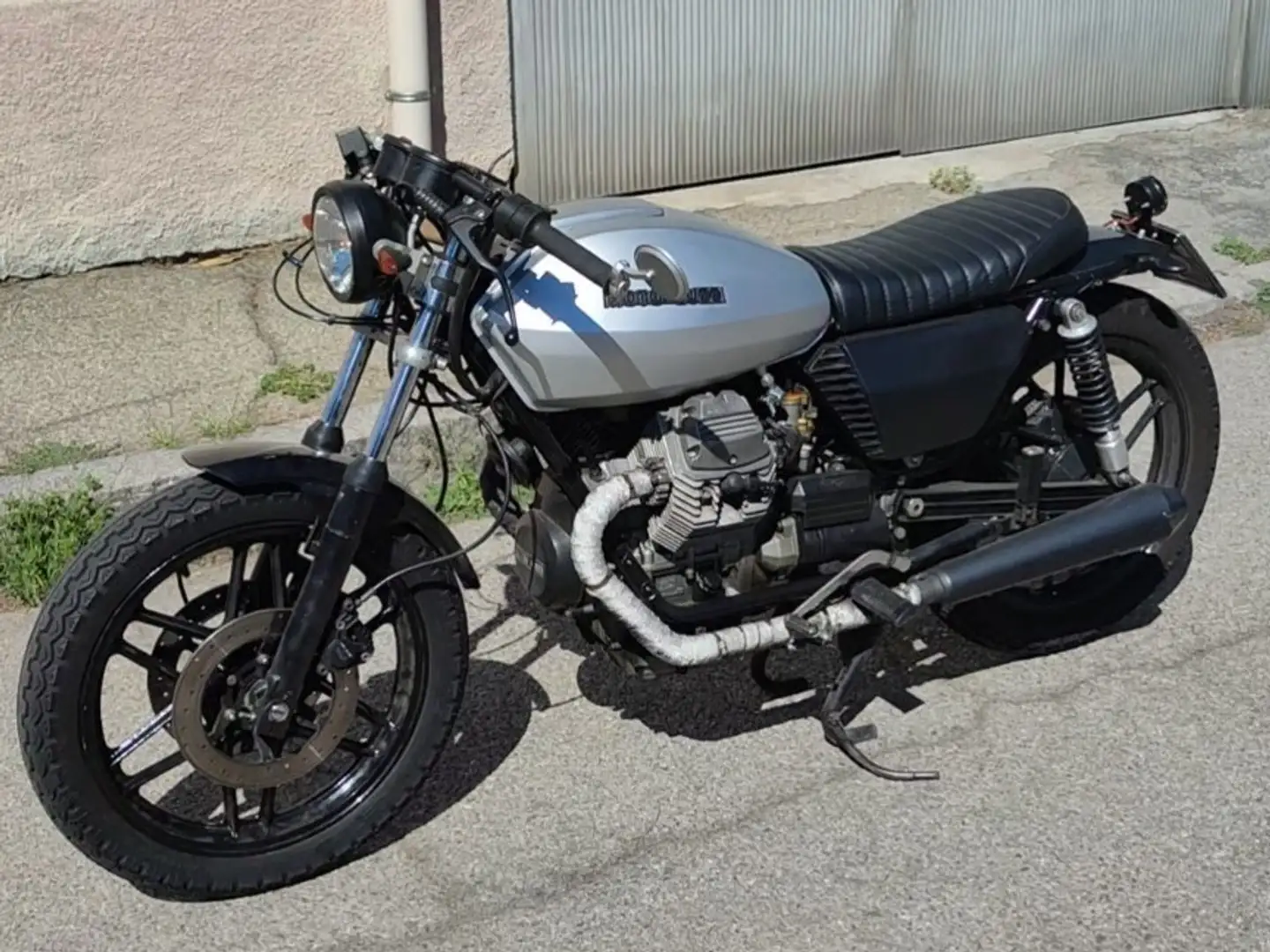Moto Guzzi V 50 Plateado - 1