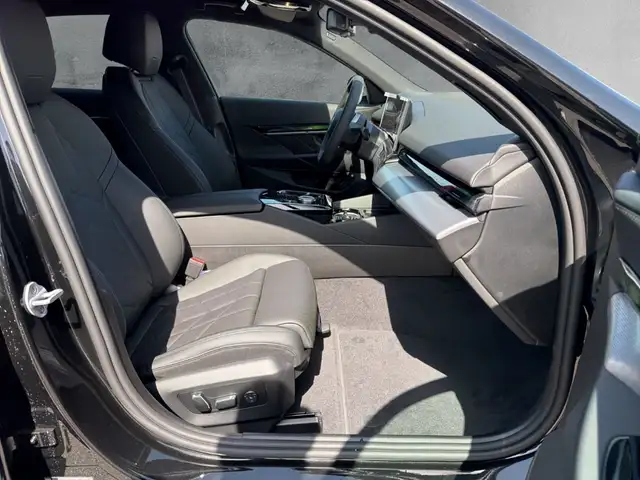 BMW I5 view 11