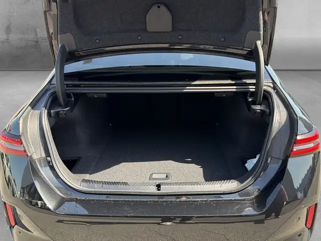 BMW I5 view 15