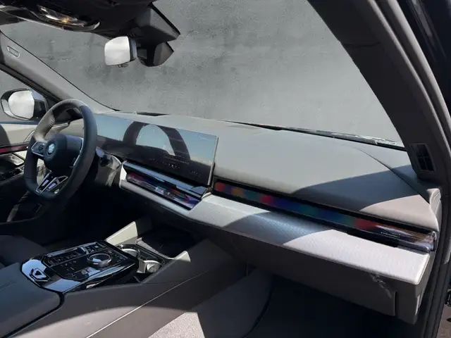 BMW I5 view 12
