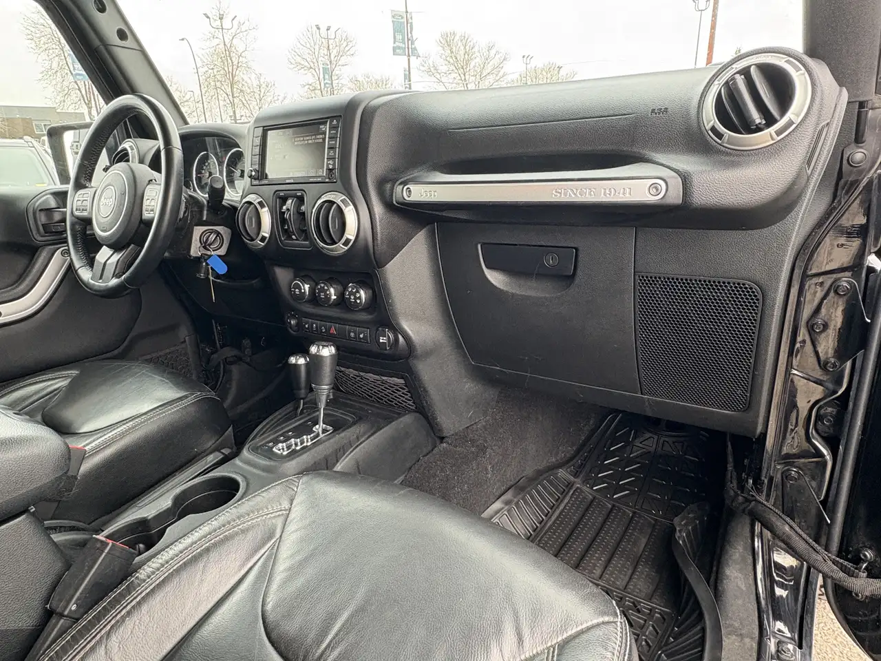 Jeep Wrangler снимка Jeep Wrangler