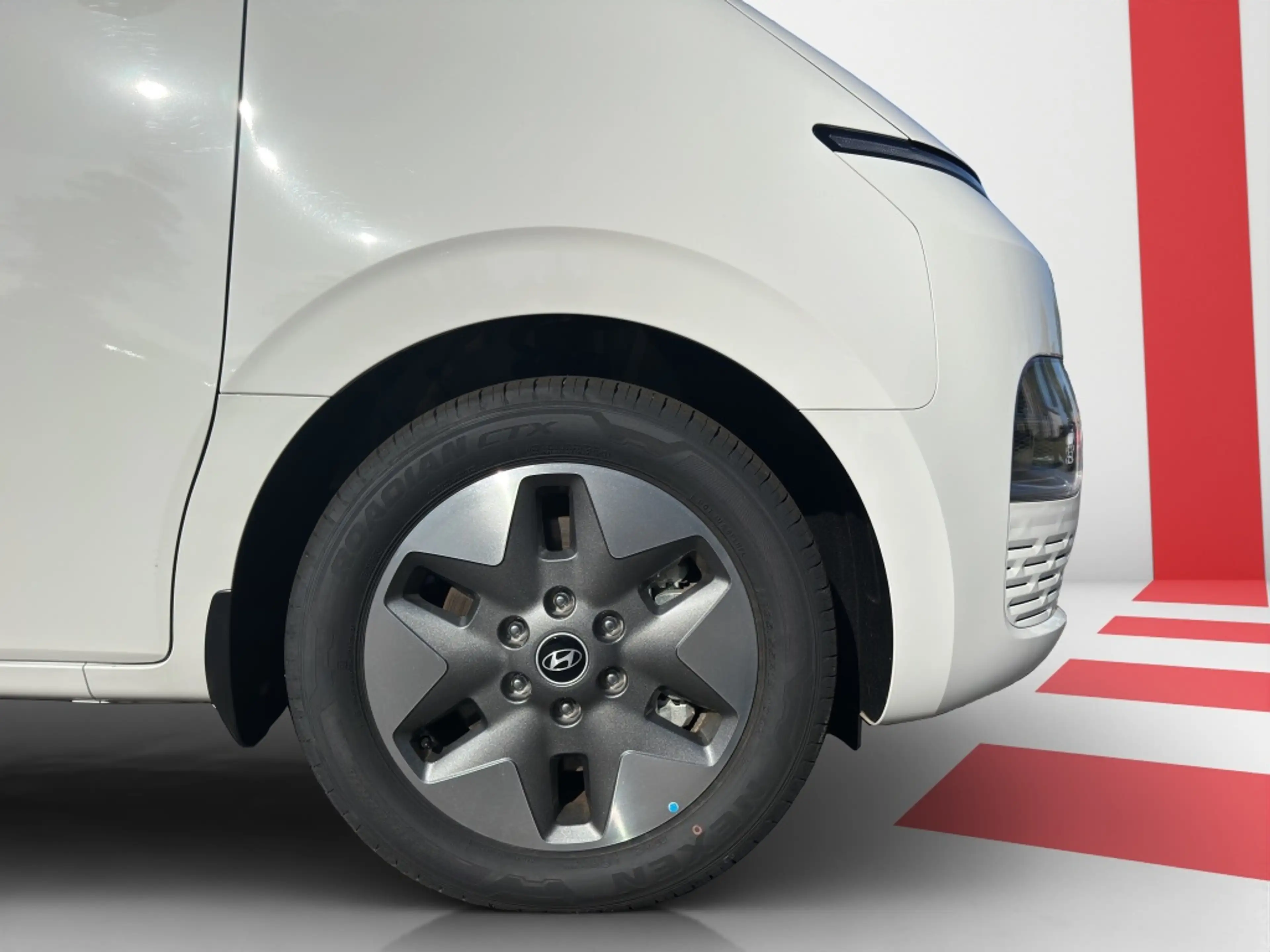 Hyundai STARIA HEV 9-Sitzer Prime Park-Paket — photo 6