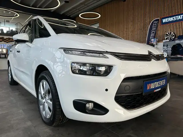Citroen C4 Picasso view 3