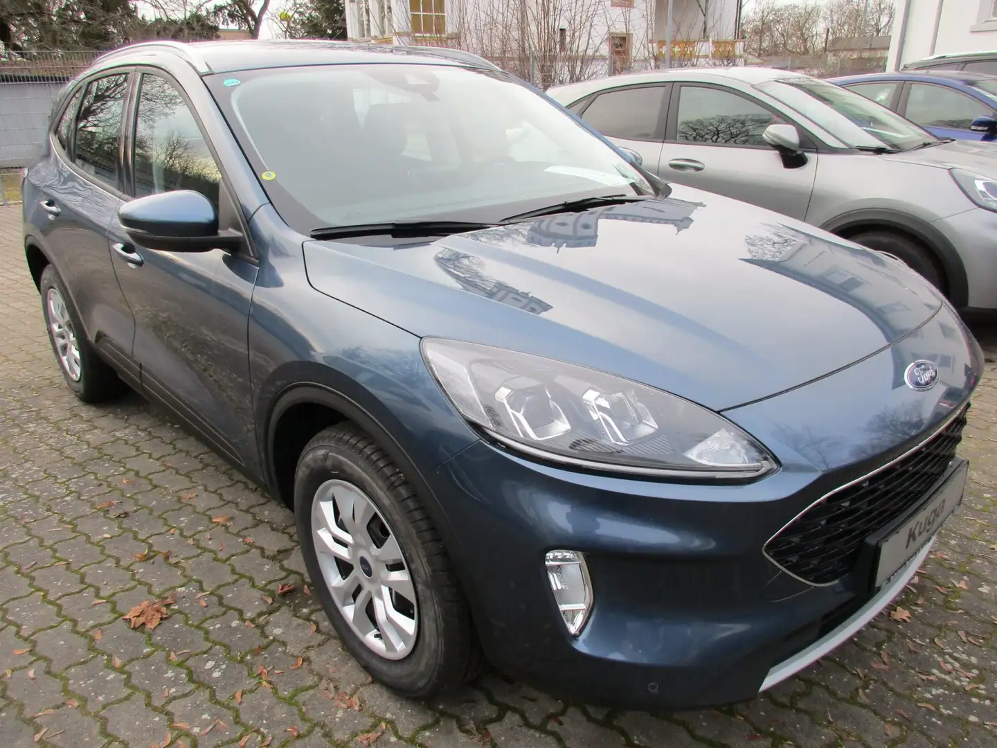 Ford Kuga 1.5 EcoBoost  Cool & Connect mit Winter-Paket Blau - 2