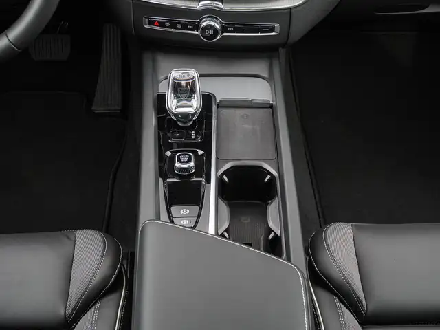 Volvo XC60 view 14