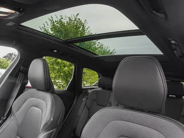 Volvo XC60 view 8