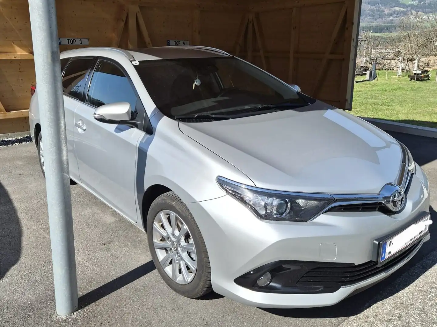 Toyota Auris 1,2 Turbo Style Grau - 1